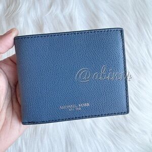 NWT Michael Kors Leather Slim Billfold Wallet
